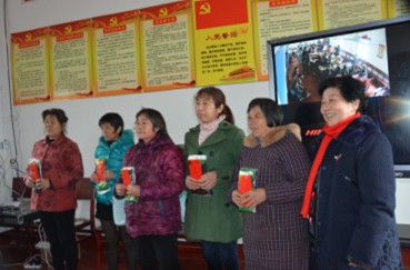 幫扶單親媽媽，關(guān)愛失依家庭